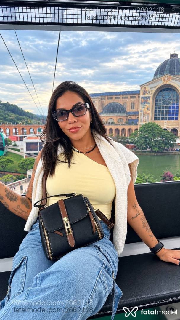 Acompanhante mulher morena (o) de olhos castanhos - Geovana Santos