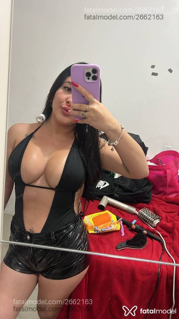 Acompanhante mulher ruiva (o) de olhos castanhos - Bruna