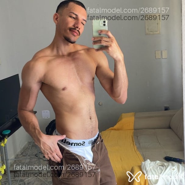 Acompanhante homem morena (o) de olhos pretos - Dan Aquino Acompanhante homem morena (o) de olhos pretos - Dan Aquino