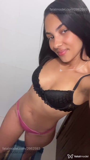 Acompanhante mulher morena (o) de olhos castanhos em Três Rios - Helena