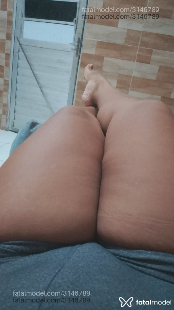Acompanhante mulher com cabelo castanho de olhos castanhos em Jaboatão dos Guararapes - Júlia