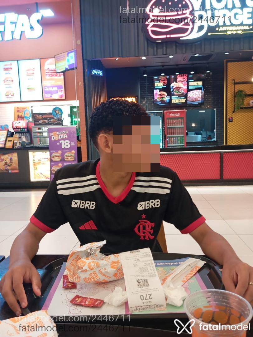 Acompanhante homem com cabelo castanho de olhos pretos em São Luís - Vinícius