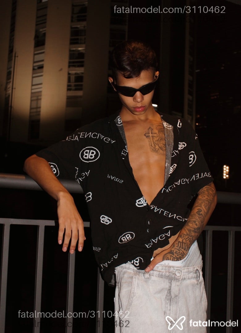 Acompanhante homem com cabelo castanho de olhos castanhos em São Paulo - Matheus Santos