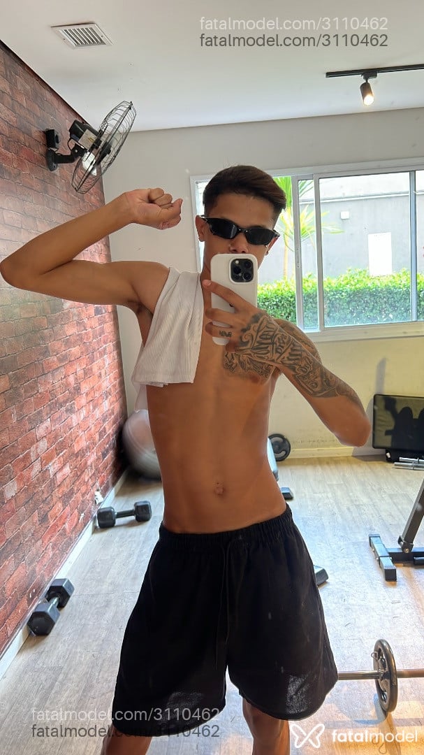 Acompanhante homem com cabelo castanho de olhos castanhos em São Paulo - Matheus Santos