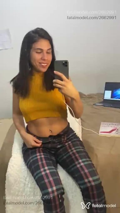 Acompanhante mulher com cabelo castanho de olhos verdes em Goiânia - Gabriela Victoria