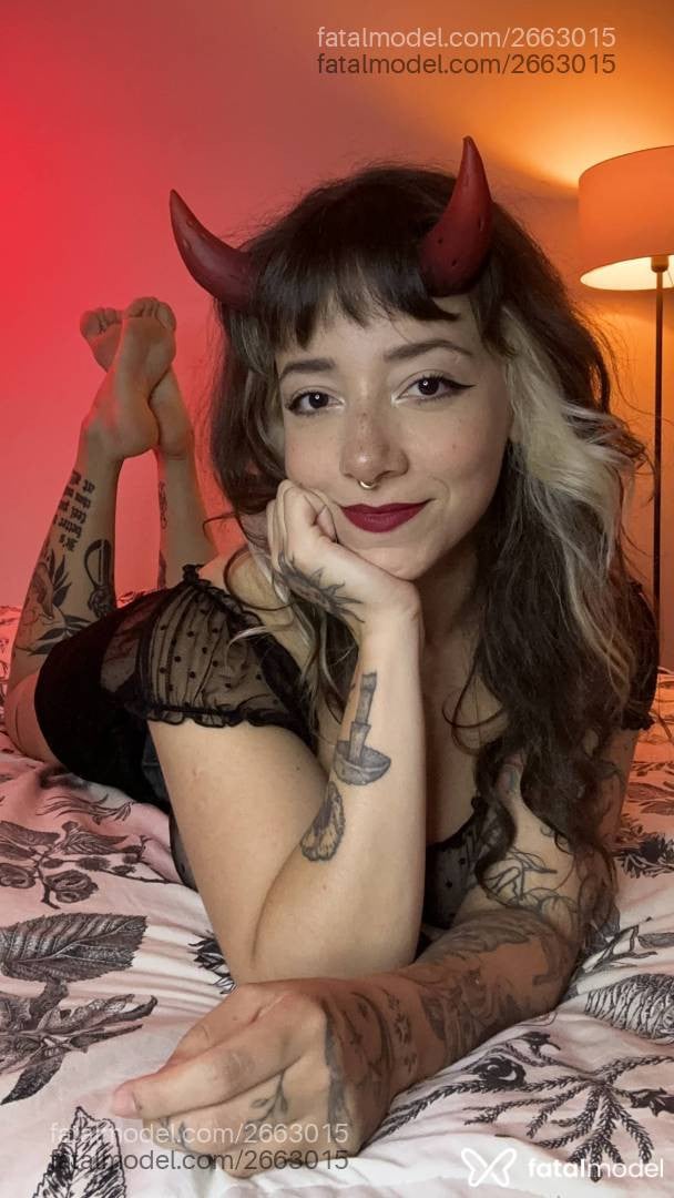 Acompanhante mulher morena (o) de olhos castanhos em Virtual - Bahbi