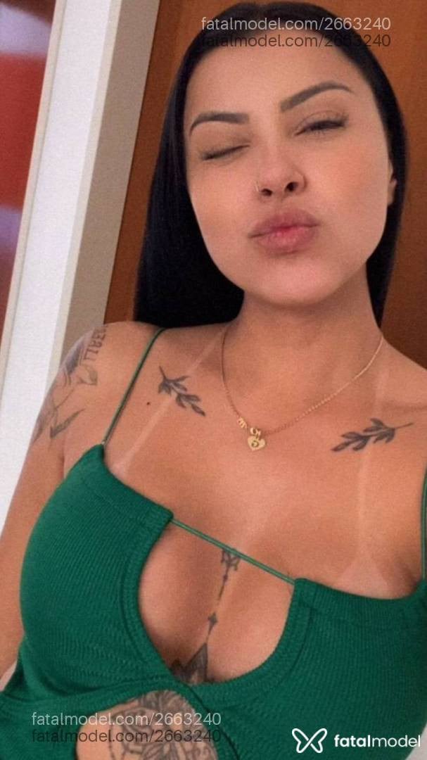 Acompanhante mulher morena (o) de olhos castanhos - Lara