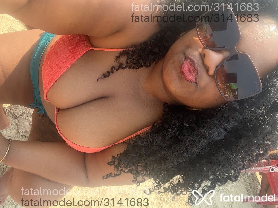 Acompanhante mulher com cabelo castanho de olhos castanhos em São Paulo - Ebony