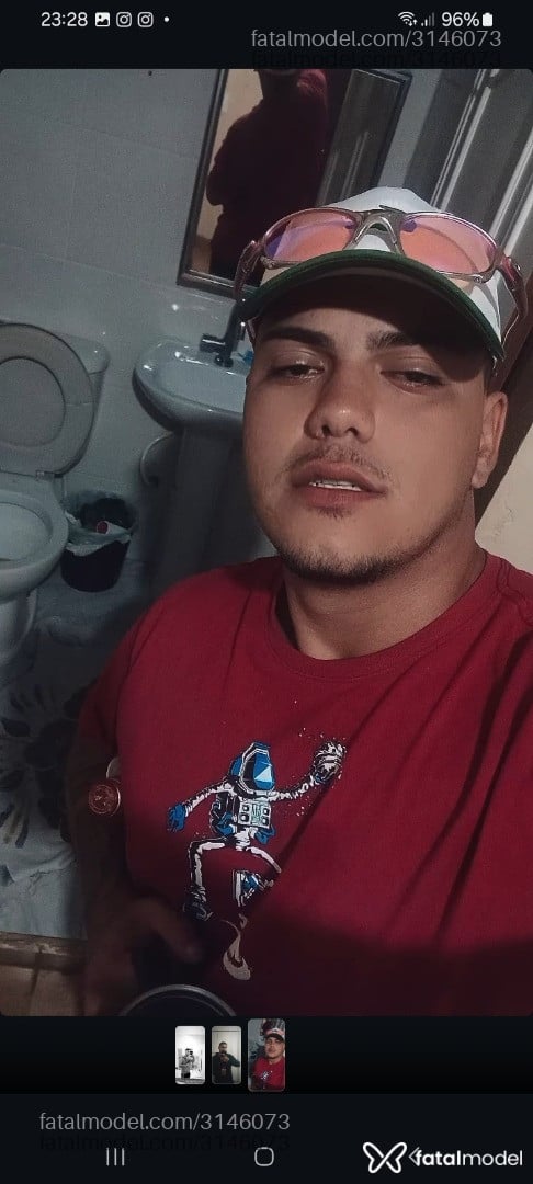 Acompanhante homem morena (o) de olhos castanhos em São José - Caio Luccas