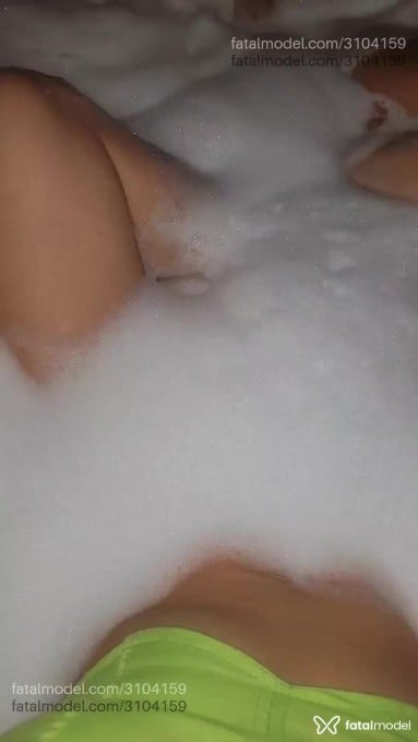 Acompanhante mulher morena (o) de olhos castanhos - Carla