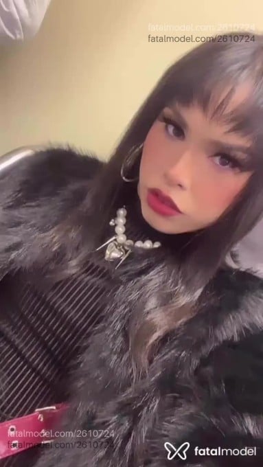 Acompanhante mulher trans com cabelo castanho de olhos castanhos em Campinas - Bianca Waldorf