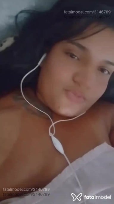 Acompanhante mulher com cabelo castanho de olhos castanhos em Jaboatão dos Guararapes - Júlia