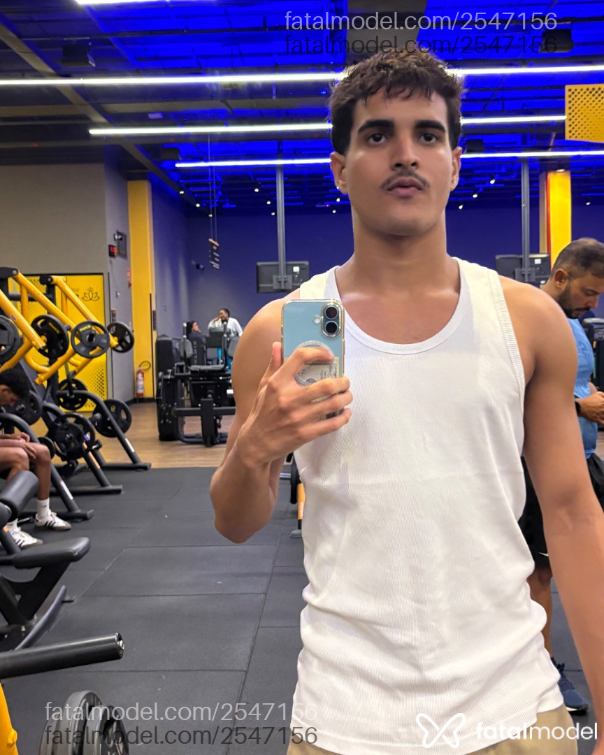 Acompanhante homem morena (o) de olhos castanhos em São Paulo - Guzman Riviera