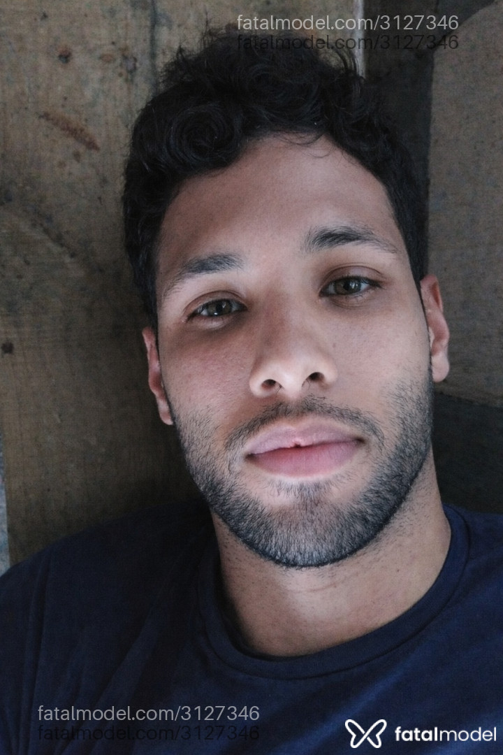 Acompanhante homem com cabelo castanho de olhos mel em São Paulo - Gabriel Mossoline