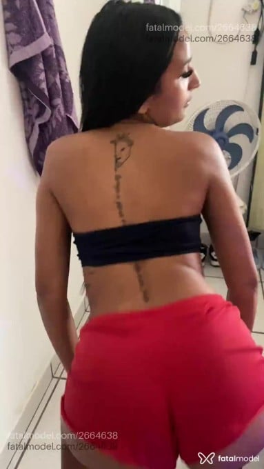 Acompanhante mulher com cabelo castanho de olhos pretos - Emilly