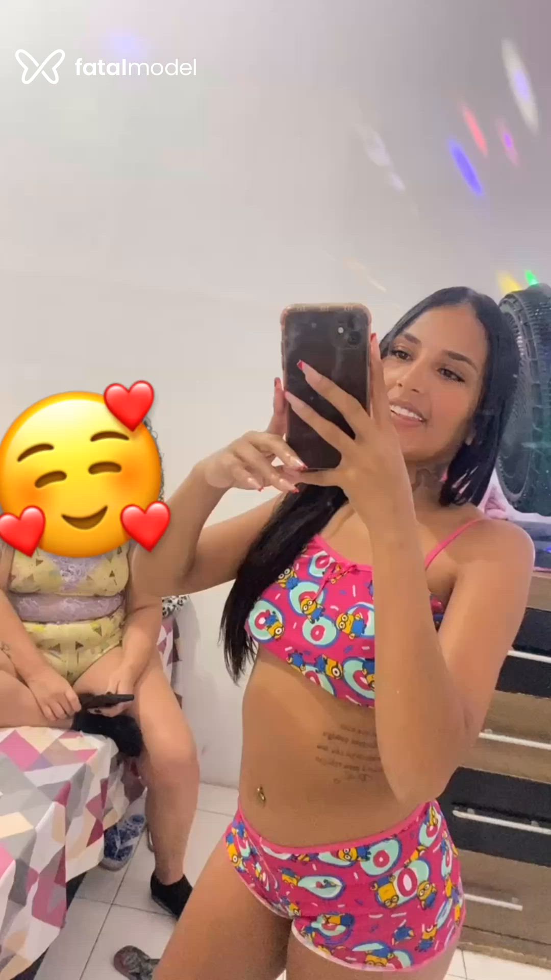 Acompanhante mulher com cabelo castanho de olhos pretos - Emilly