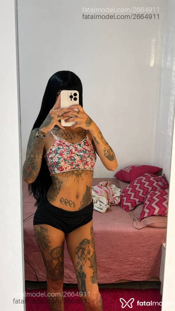 Acompanhante mulher morena (o) de olhos castanhos - Muniz