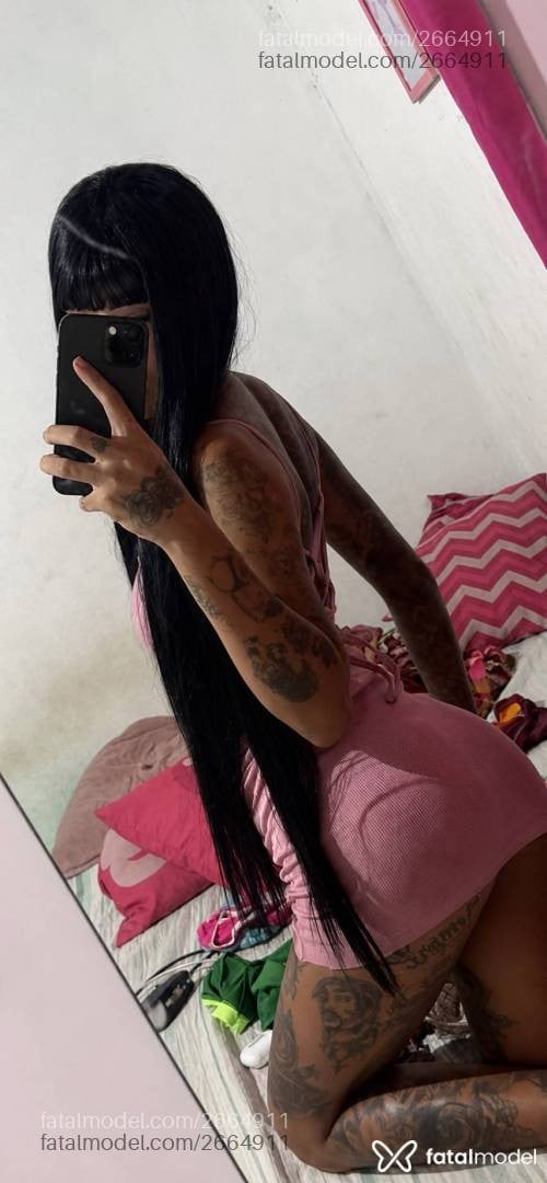 Acompanhante mulher morena (o) de olhos castanhos - Muniz
