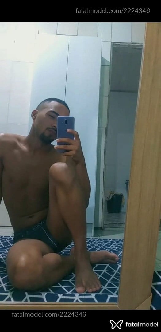 Acompanhante homem morena (o) de olhos castanhos em Serra Acompanhante homem morena (o) de olhos castanhos em Serra - João Barkley