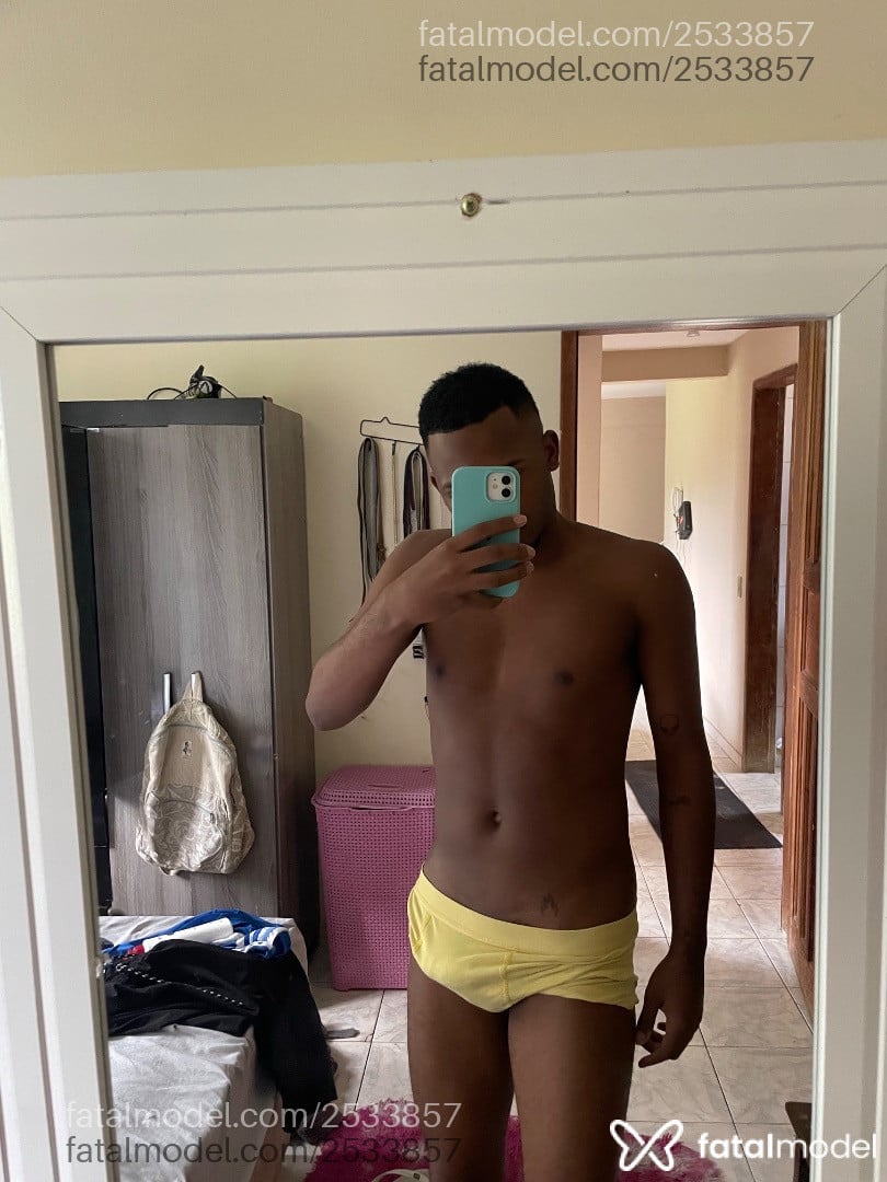 Acompanhante homem morena (o) de olhos pretos em Belo Horizonte - Vitor