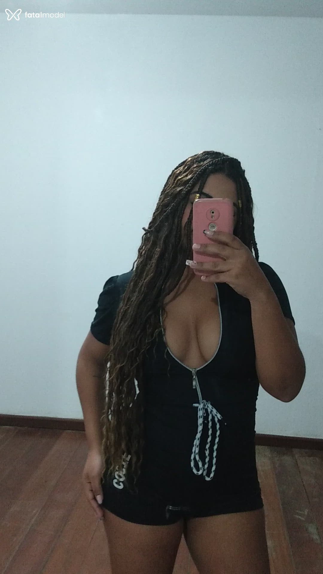 Acompanhante mulher morena (o) de olhos castanhos - Isabella Acompanhante mulher morena (o) de olhos castanhos - Isabella