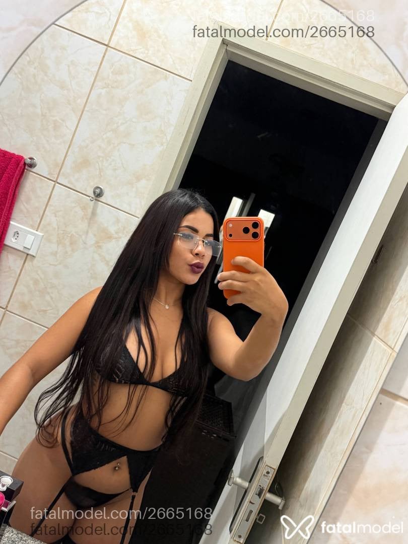 Acompanhante mulher com cabelo castanho de olhos verdes em Serra Talhada Acompanhante mulher com cabelo castanho de olhos verdes em Serra Talhada - Allice Almeida