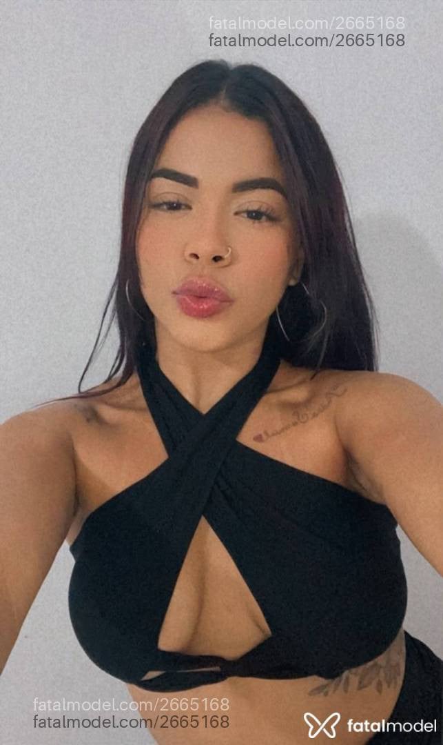 Acompanhante mulher com cabelo castanho de olhos verdes em Serra Talhada - Allice Almeida