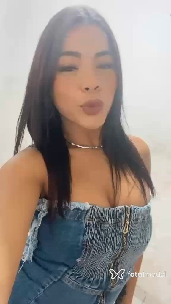 Acompanhante mulher com cabelo castanho de olhos verdes - Allice Almeida Acompanhante mulher com cabelo castanho de olhos verdes - Allice Almeida