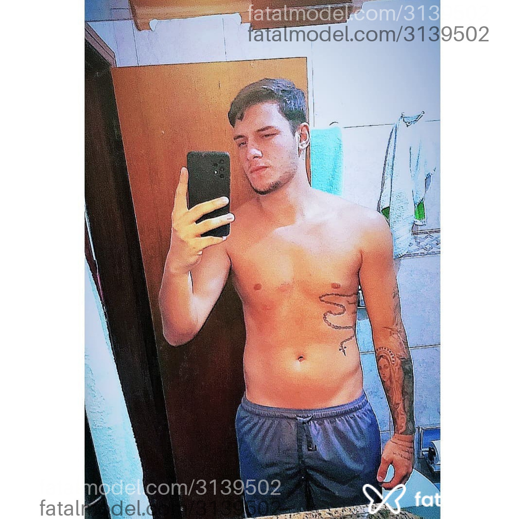 Acompanhante homem com cabelo castanho de olhos castanhos em Virtual - Leandro silva