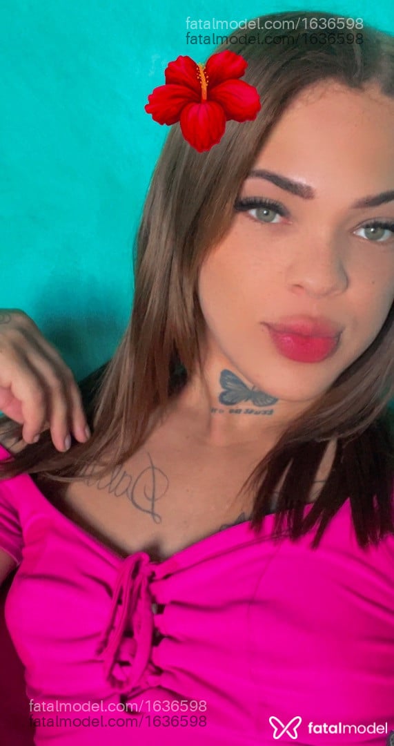 Acompanhante travesti loira (o) de olhos verdes em Recife Acompanhante travesti loira (o) de olhos verdes em Recife - Larissa costa