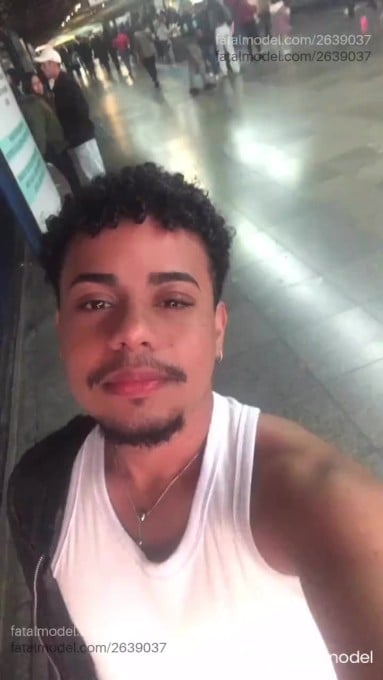 Acompanhante homem morena (o) de olhos pretos - Lorenzo