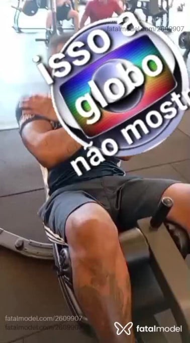 Acompanhante homem com cabelo castanho de olhos pretos em Araraquara - Thiago