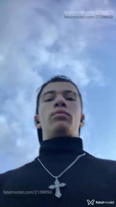 Acompanhante homem com cabelo castanho de olhos castanhos em Anápolis Acompanhante homem com cabelo castanho de olhos castanhos em Anápolis - Niel