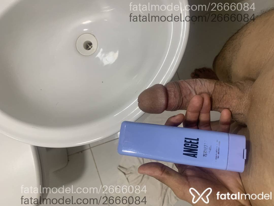 Acompanhante homem com cabelo castanho de olhos castanhos - Wilian