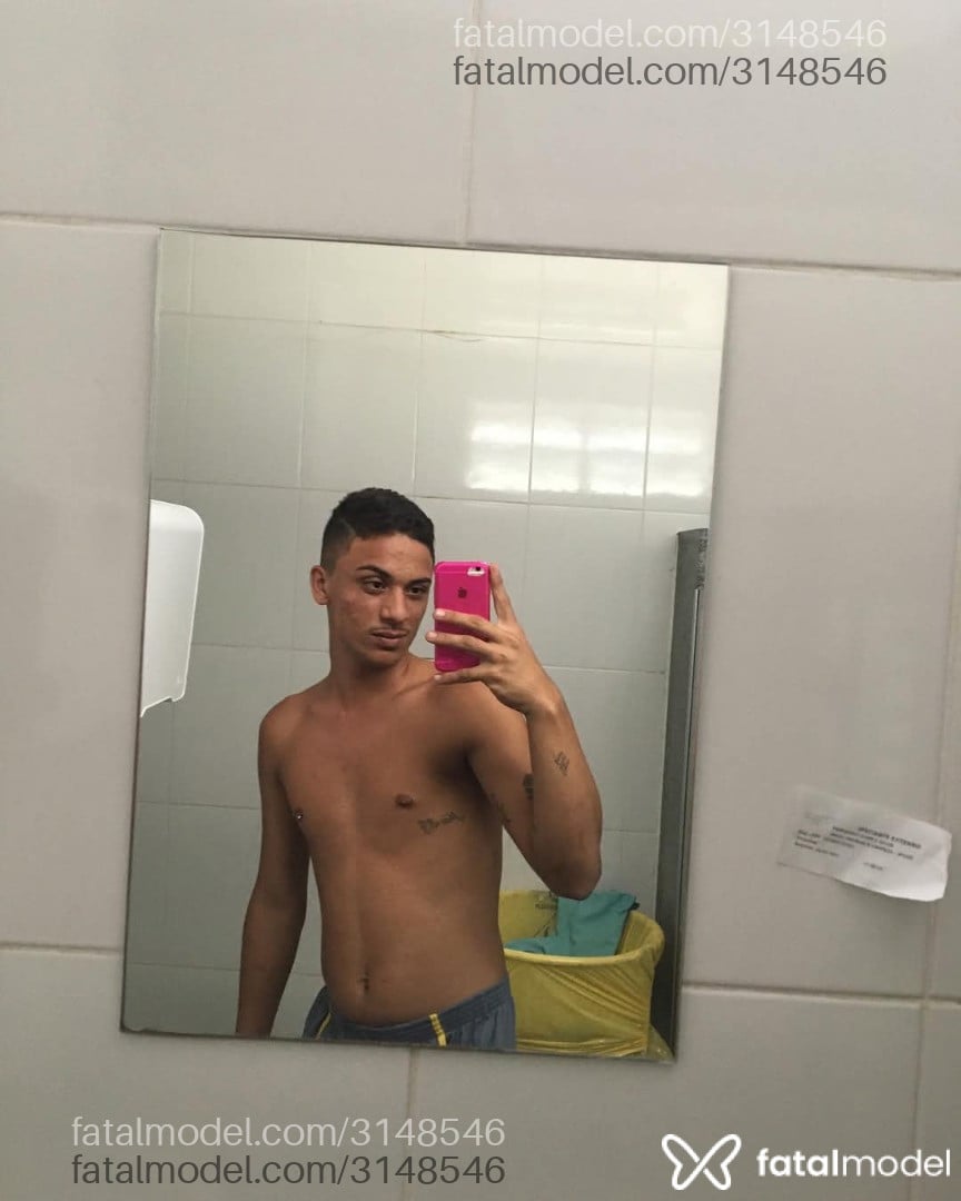 Acompanhante homem com cabelo castanho de olhos pretos em Florianópolis - Gabriel