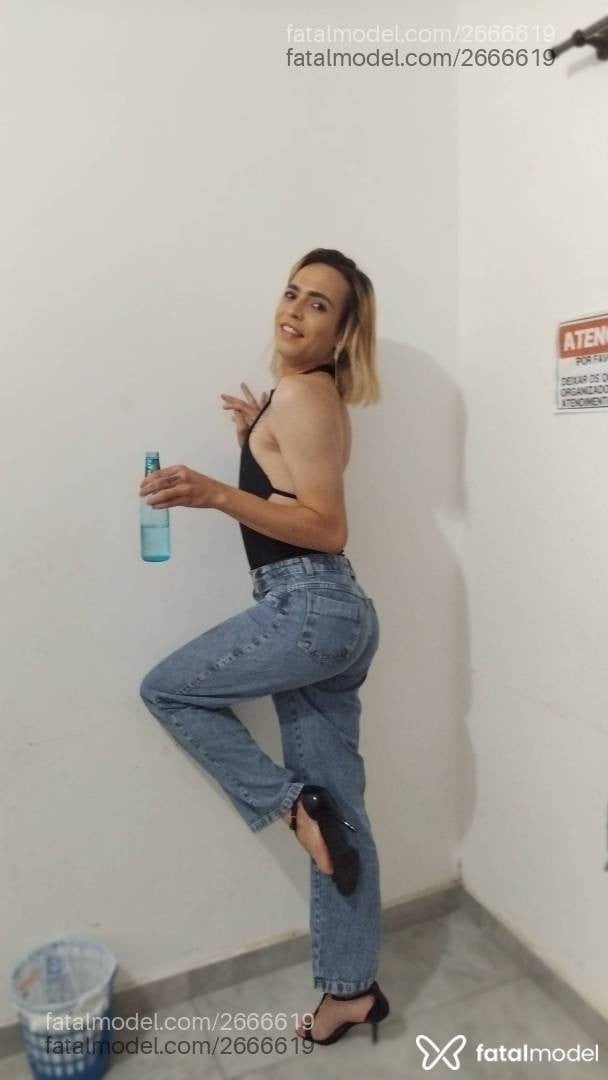 Acompanhante mulher trans loira (o) de olhos castanhos em Bonfim - Dianinha