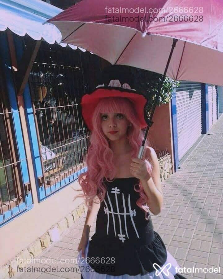 Acompanhante mulher com cabelo castanho de olhos castanhos - Agata
