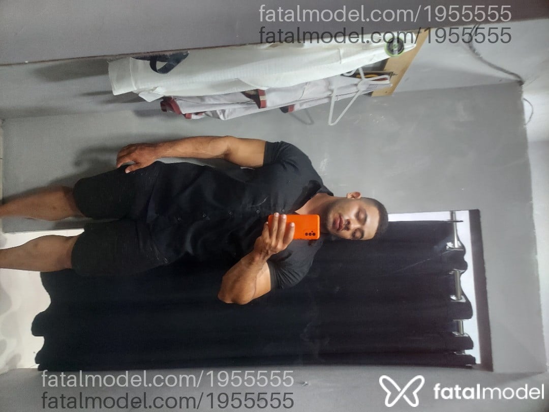 Acompanhante homem com cabelo castanho de olhos castanhos em Manaus Acompanhante homem com cabelo castanho de olhos castanhos em Manaus - Stifler