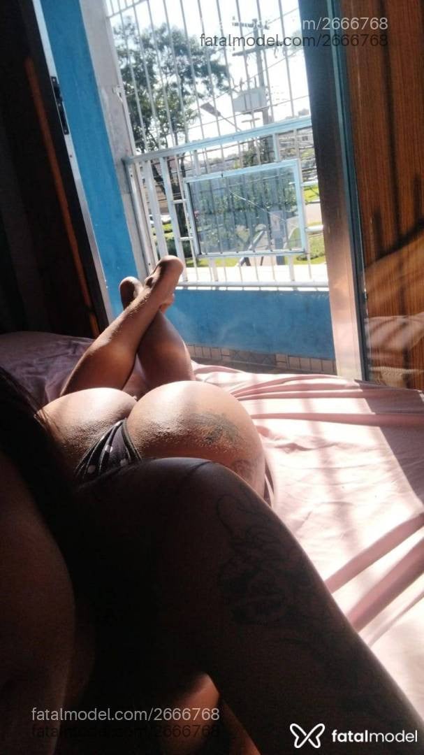 Acompanhante mulher morena (o) de olhos castanhos em Macaé - Yasmim