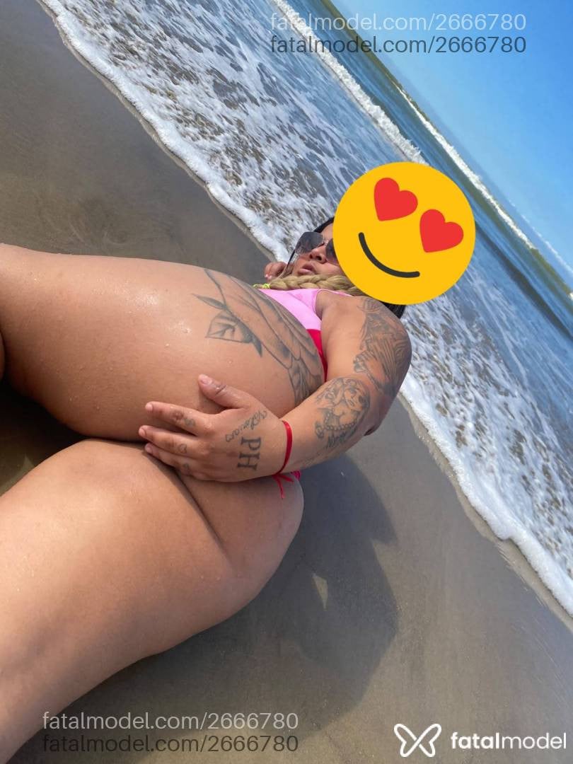 Acompanhante mulher loira (o) de olhos castanhos - Gabrielly