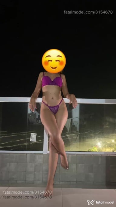 Acompanhante mulher ruiva (o) de olhos castanhos em Virtual - Larah Gomes