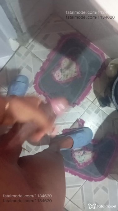 Acompanhante homem com cabelo castanho de olhos castanhos em Feira de Santana Acompanhante homem com cabelo castanho de olhos castanhos em Feira de Santana - Junio