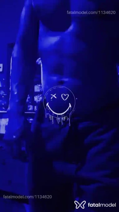 Acompanhante homem com cabelo castanho de olhos castanhos em Feira de Santana Acompanhante homem com cabelo castanho de olhos castanhos em Feira de Santana - Junio