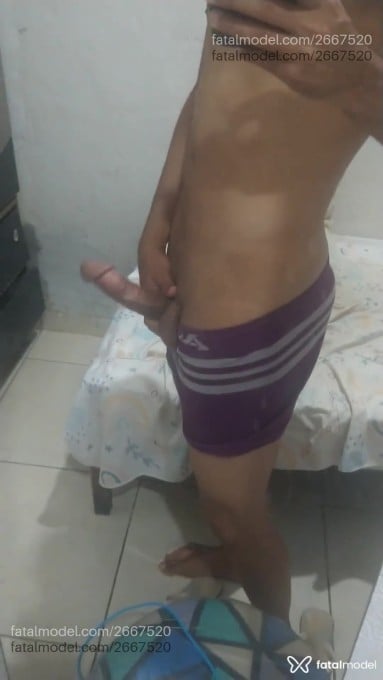 Acompanhante homem morena (o) de olhos pretos - Felipe Acompanhante homem morena (o) de olhos pretos - Felipe
