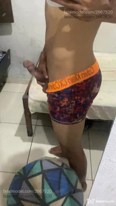 Acompanhante homem morena (o) de olhos pretos - Felipe Acompanhante homem morena (o) de olhos pretos - Felipe