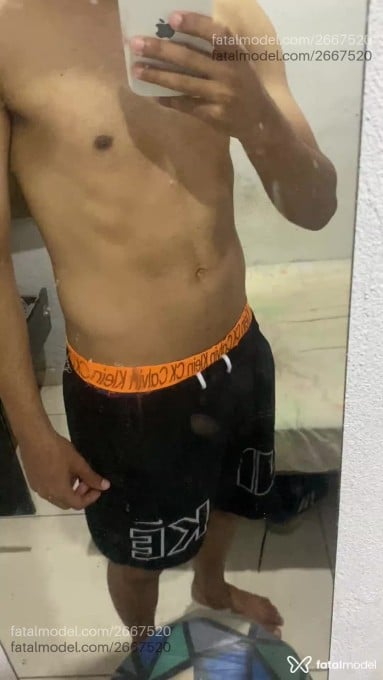 Acompanhante homem morena (o) de olhos pretos - Felipe Acompanhante homem morena (o) de olhos pretos - Felipe