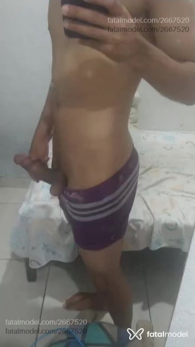 Acompanhante homem morena (o) de olhos pretos - Felipe Acompanhante homem morena (o) de olhos pretos - Felipe