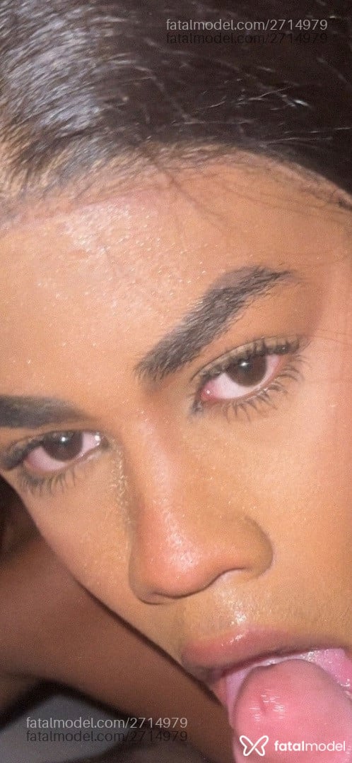 Acompanhante mulher trans morena (o) de olhos castanhos em Jataí Acompanhante mulher trans morena (o) de olhos castanhos em Jataí - Gisele