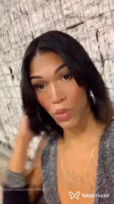 Acompanhante mulher trans com cabelo castanho de olhos castanhos em Rio de Janeiro - Maitê Phelippa