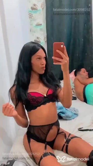 Acompanhante mulher trans com cabelo castanho de olhos castanhos em Rio de Janeiro - Maitê Phelippa